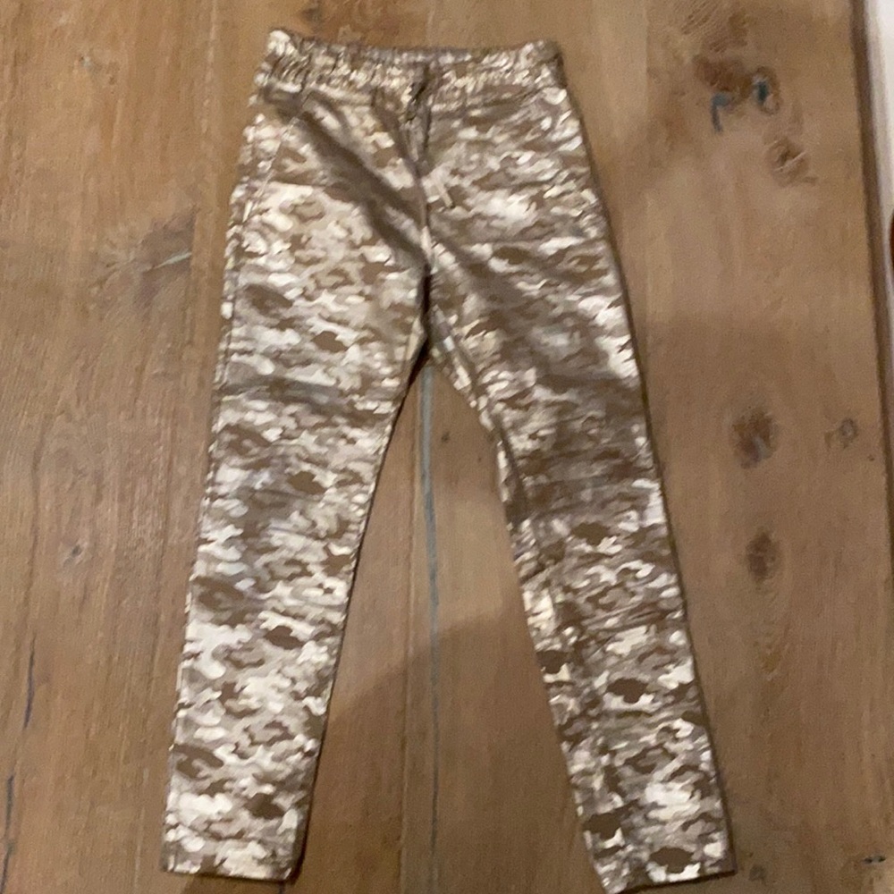 Bevy Flogs Gold Camo Shelly